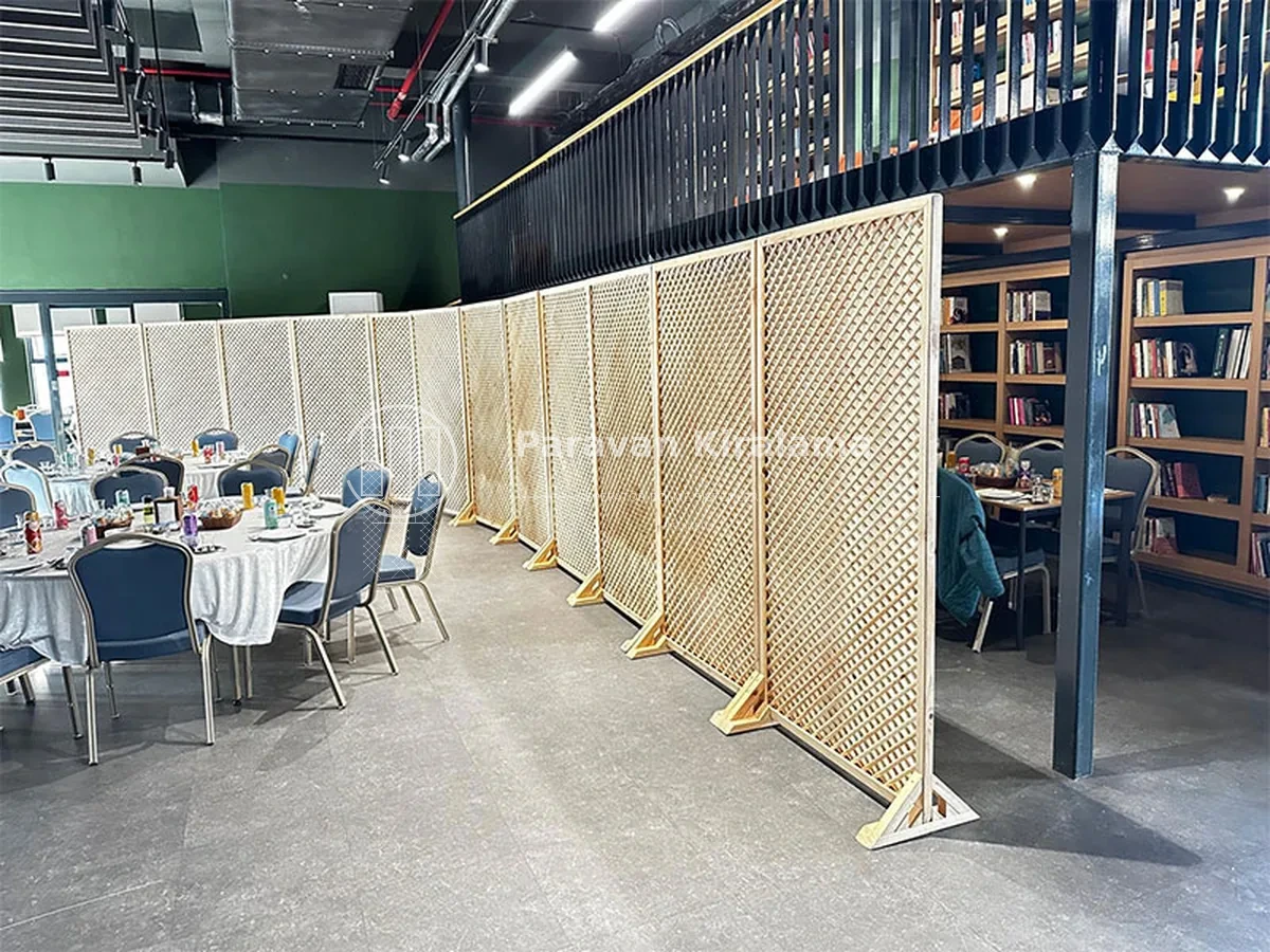 Davet Salonu Ahşap Paravan Kiralama