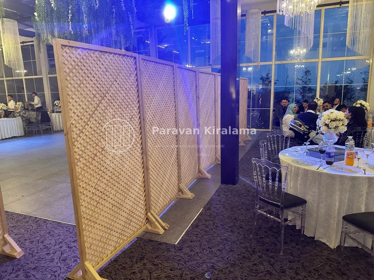 Gece Salonu Ahşap Paravan Kiralama